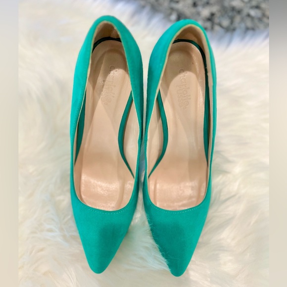SOLD- Women’s Vibrant Green Suede Heels. Size 8 - Picture 6 of 9